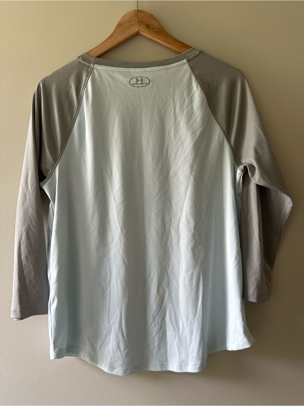 Under Armour Women's Light Blue and Gray size S Athletic Long Sleeve Top - Picture 4 of 4